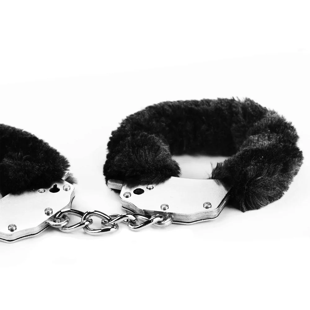 Putá Fluffy Hand Cuffs – čierne – Obrázok 3